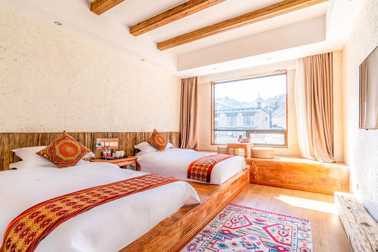 稻城亚丁最好的酒店