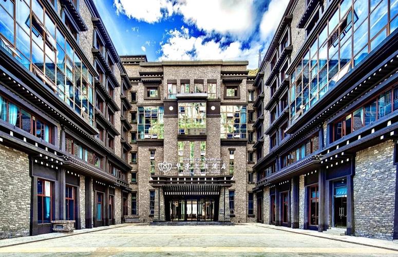 稻城亚丁最好的酒店