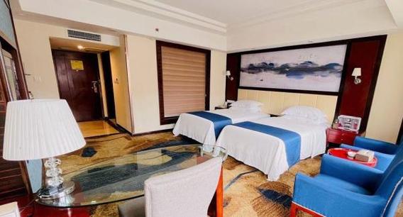 南充万泰大酒店电话