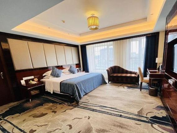 南充万泰大酒店电话