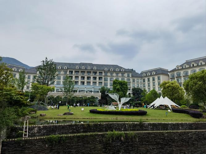 彭州金龙湾假日酒店