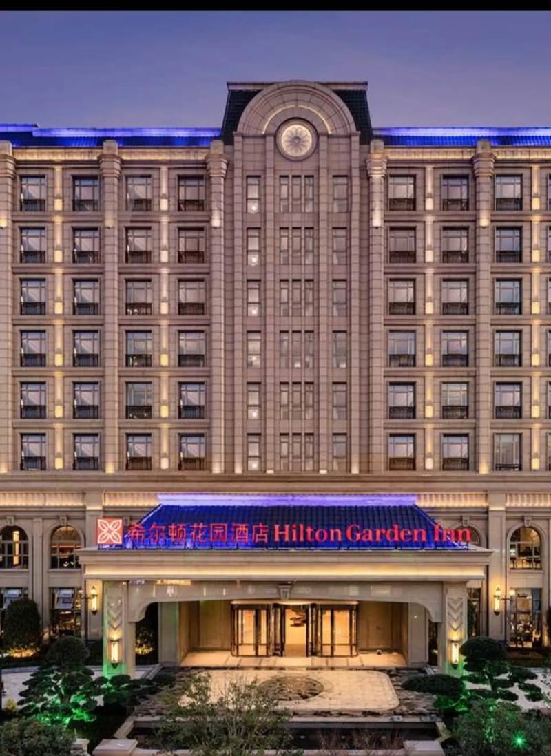 罗蒙希尔顿花园酒店