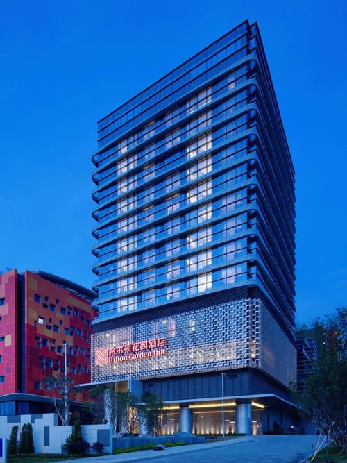 罗蒙希尔顿花园酒店