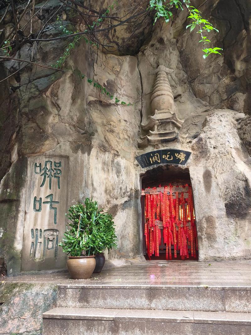 宜宾周围的景点有哪些