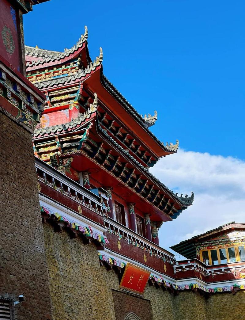 云南香格里拉景点图片